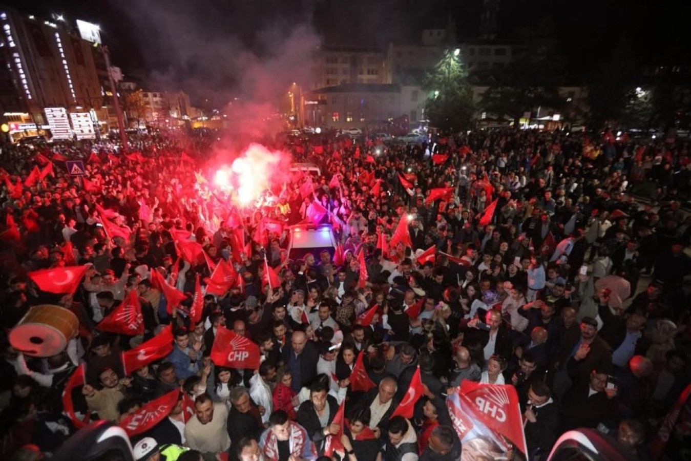 CHP’li 4 vekil belediye başkanlığını kazandı