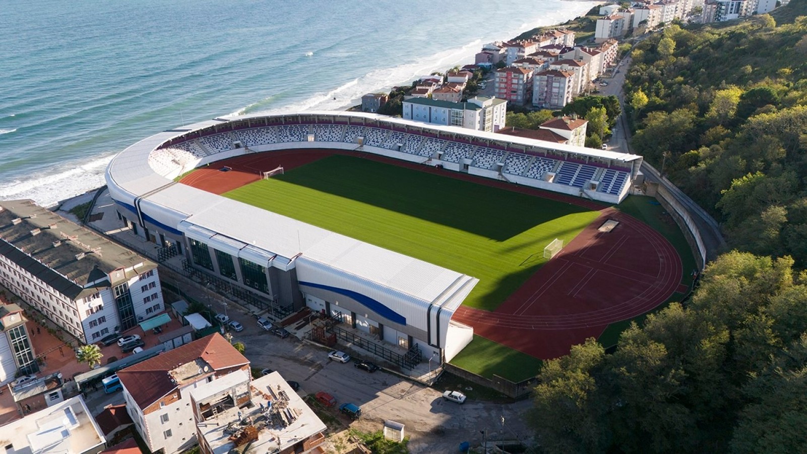 Deniz manzaralı Şehir Stadyumu!