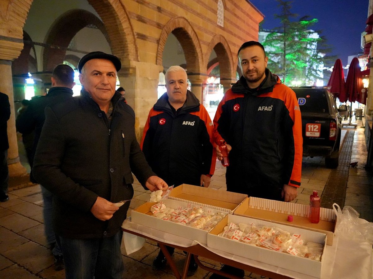 Kastamonu’da eller semaya deprem şehitleri için kalktı;