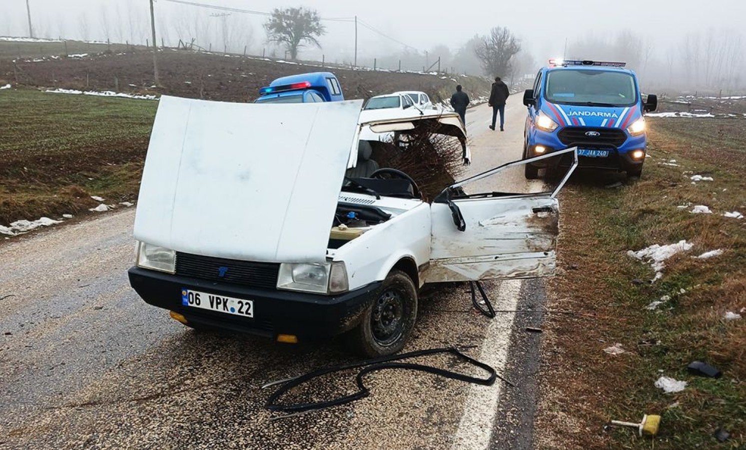 Kastamonu’da feci kaza!.. Tofaş ikiye bölündü;