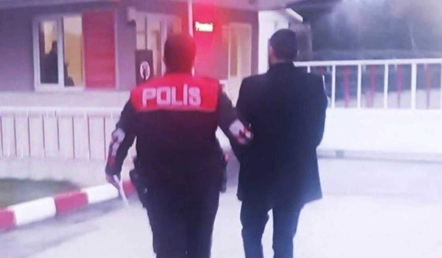 Azılı dolandırıcı yakalandı!.. Kastamonu’da da aranıyordu;