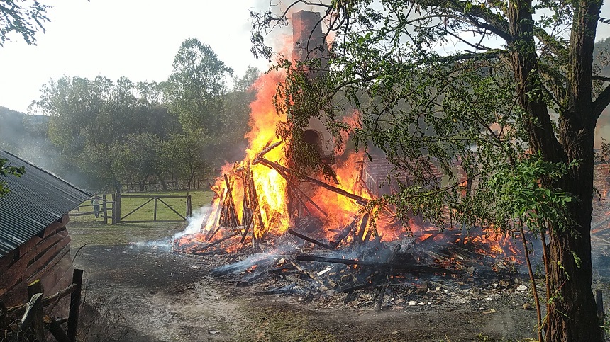 Yangın vanası köyü kurtardı