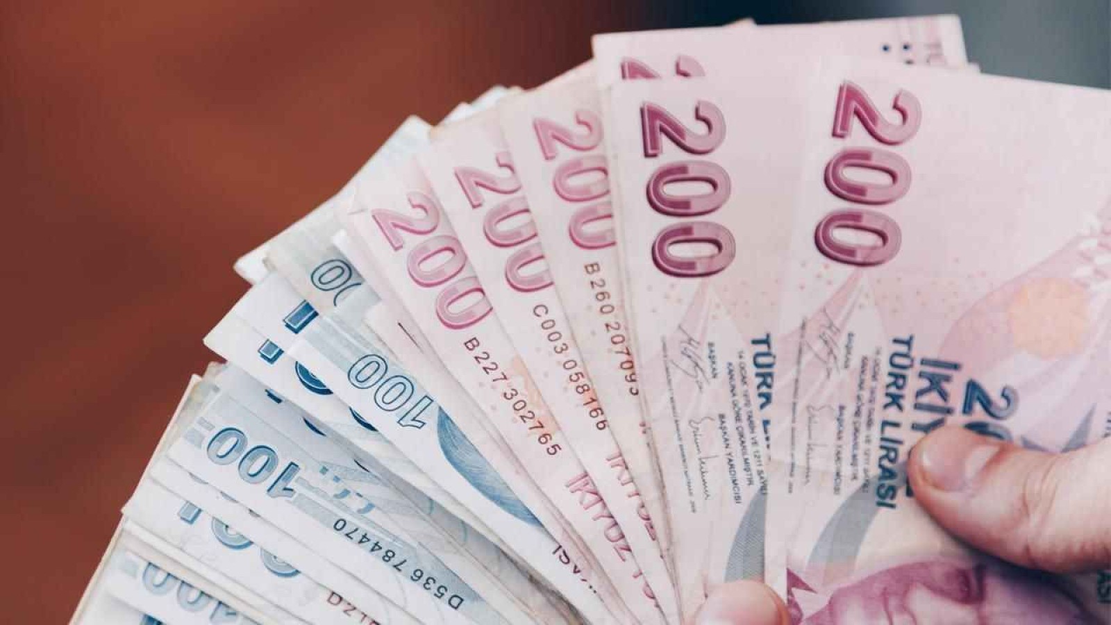 Meclis’ten geçti: 10 bin lira ek maaş;