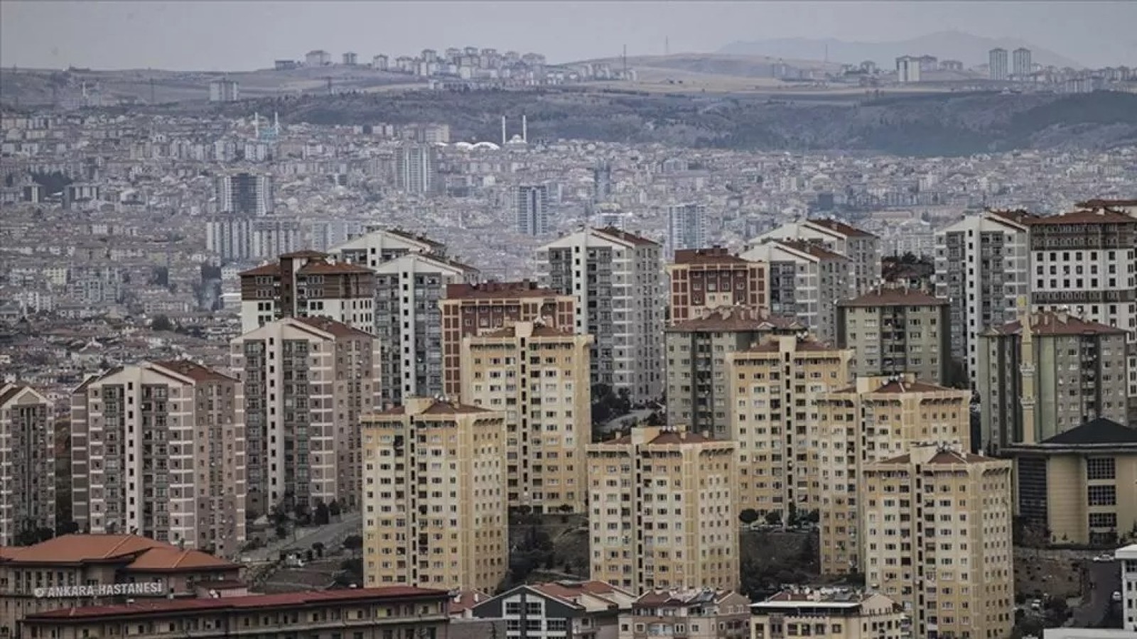 'Çeyrek ev' dönemi başladı!.. Danaya girer gibi eve giriyorlar;