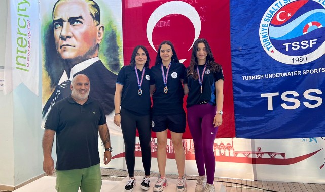 Şampiyon yüzücü Zeynep’ten iki Türkiye 1’inciliği daha