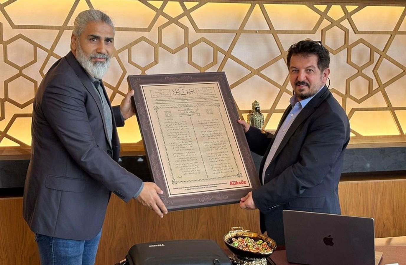 Ataşehir Ankara’nın mimarına Açıksöz’den anlamlı hediye