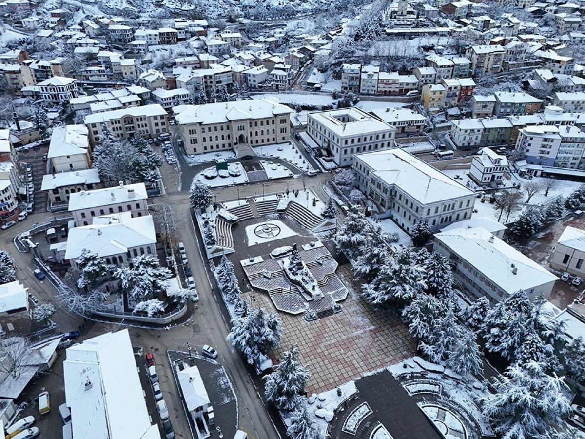 Karla kaplı Kastamonu ‘masal diyarı’ gibi…;